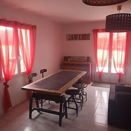 Petite Maison Chaleureuse Avec Vue Imprenable بيت للعطل