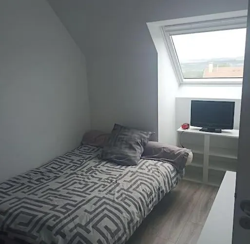 Petite Maison Chaleureuse Avec Vue Imprenable Esson