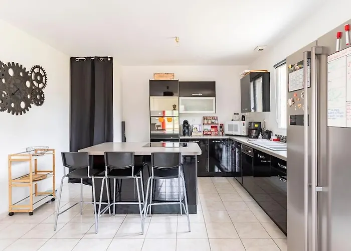 Petite Maison Chaleureuse Avec Vue Imprenable Esson